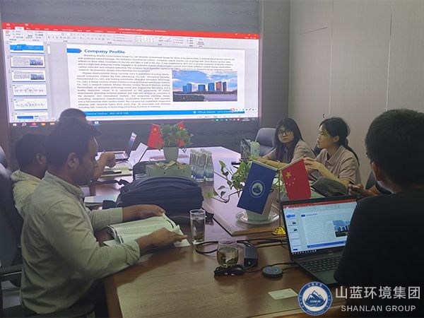 技術(shù)部門負(fù)責(zé)人作公司介紹.jpg